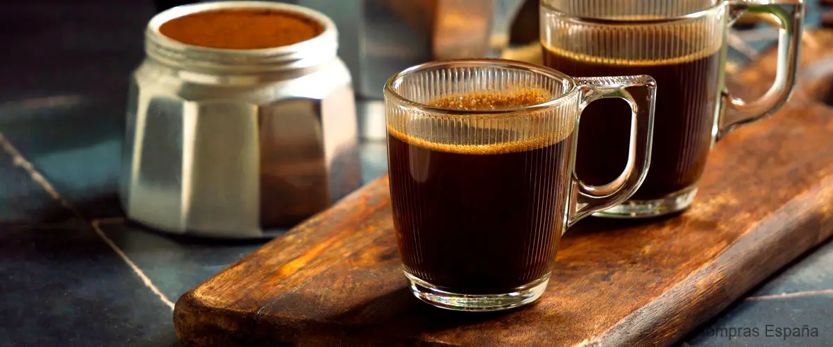 ¿Cuándo salió la primera cafetera Nespresso?