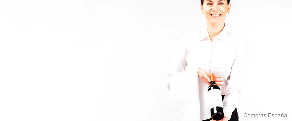 Estilo y sofisticación: el uniforme de camarera con camisa blanca de Primark