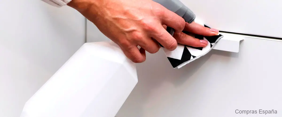 Funcionalidad y diseño: el escobillero portarrollos Ikea en tu baño