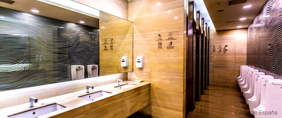 ¿Qué accesorios de baño ofrece Conforama para complementar tu cabina de ducha?